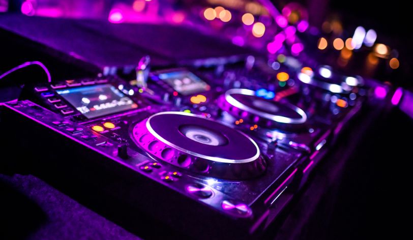 10 Awesome Tips to Promote Your DJ Service